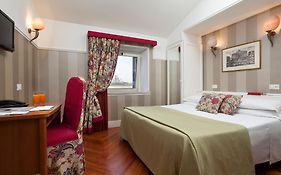 The Kennedy Hotel